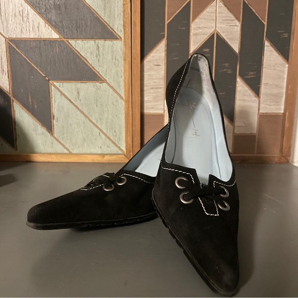 Peter Kaiser PK Black Suede Pointed Toe Lace-Up Vamp Pumps Size 8 Germany